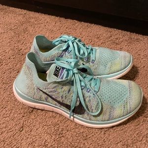Size 8 Nike Flynit 4.0